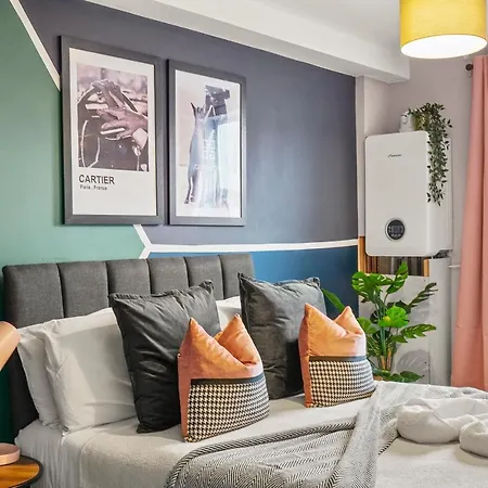 Duplex Penthouse - Private Rooftop - Sleeps 6 Bristol
